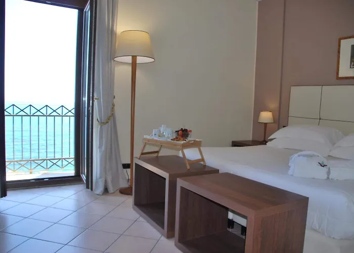 Hotel Domus Mariae 3*