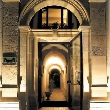 도무스 마리에 알베르고 호텔 3*