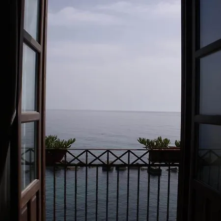 호텔 도무스 마리에 알베르고