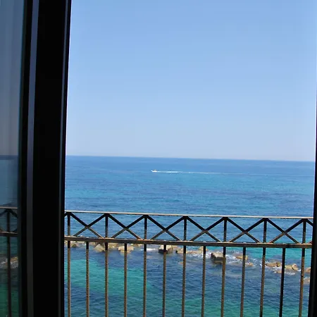 도무스 마리에 알베르고 호텔