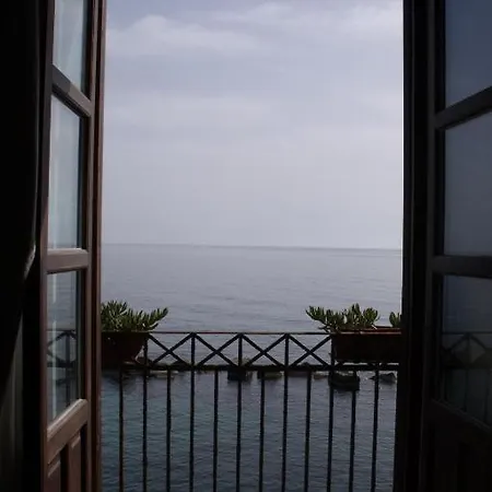 호텔 도무스 마리에 알베르고