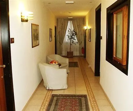 도무스 마리에 알베르고 3*