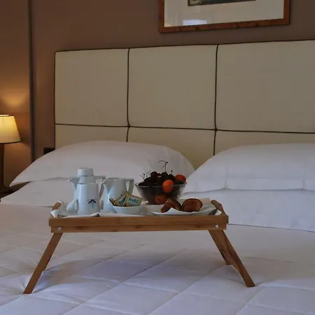 호텔 도무스 마리에 알베르고